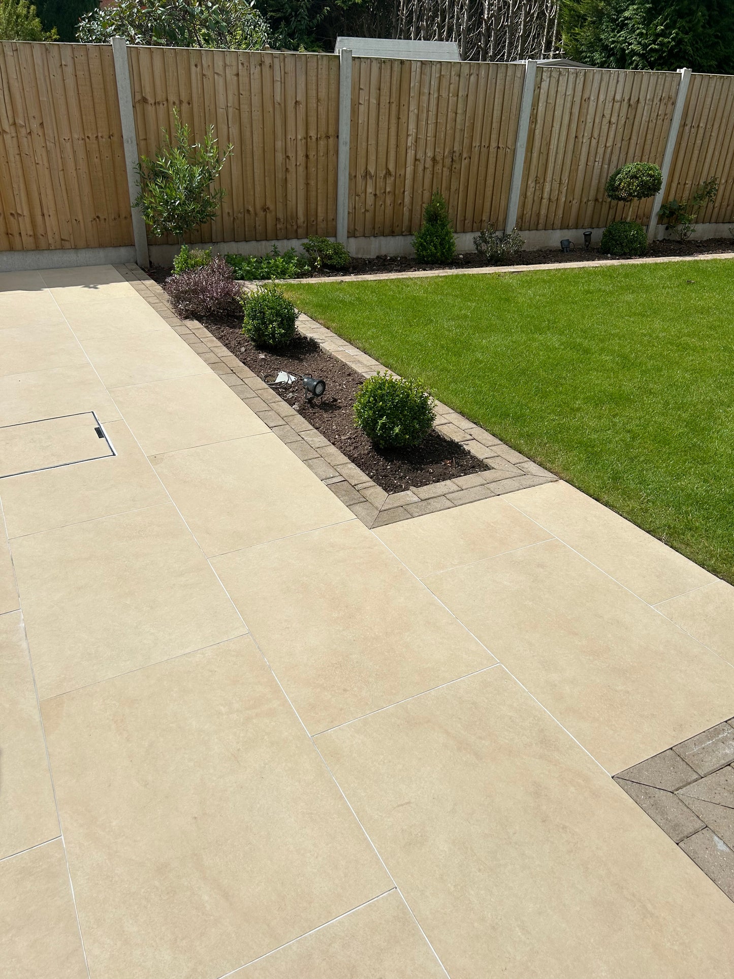 Cotswold Beige Porcelain 900 x 600 Paving Slabs - Paving Shopper