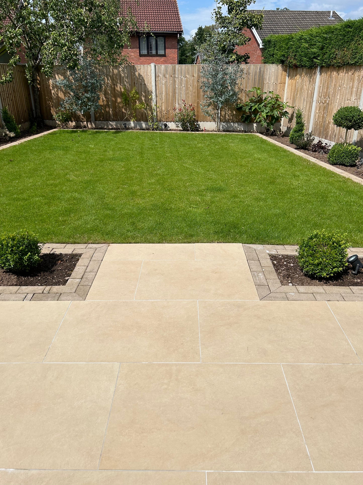 Cotswold Beige Porcelain 900 x 600 Paving Slabs - Paving Shopper