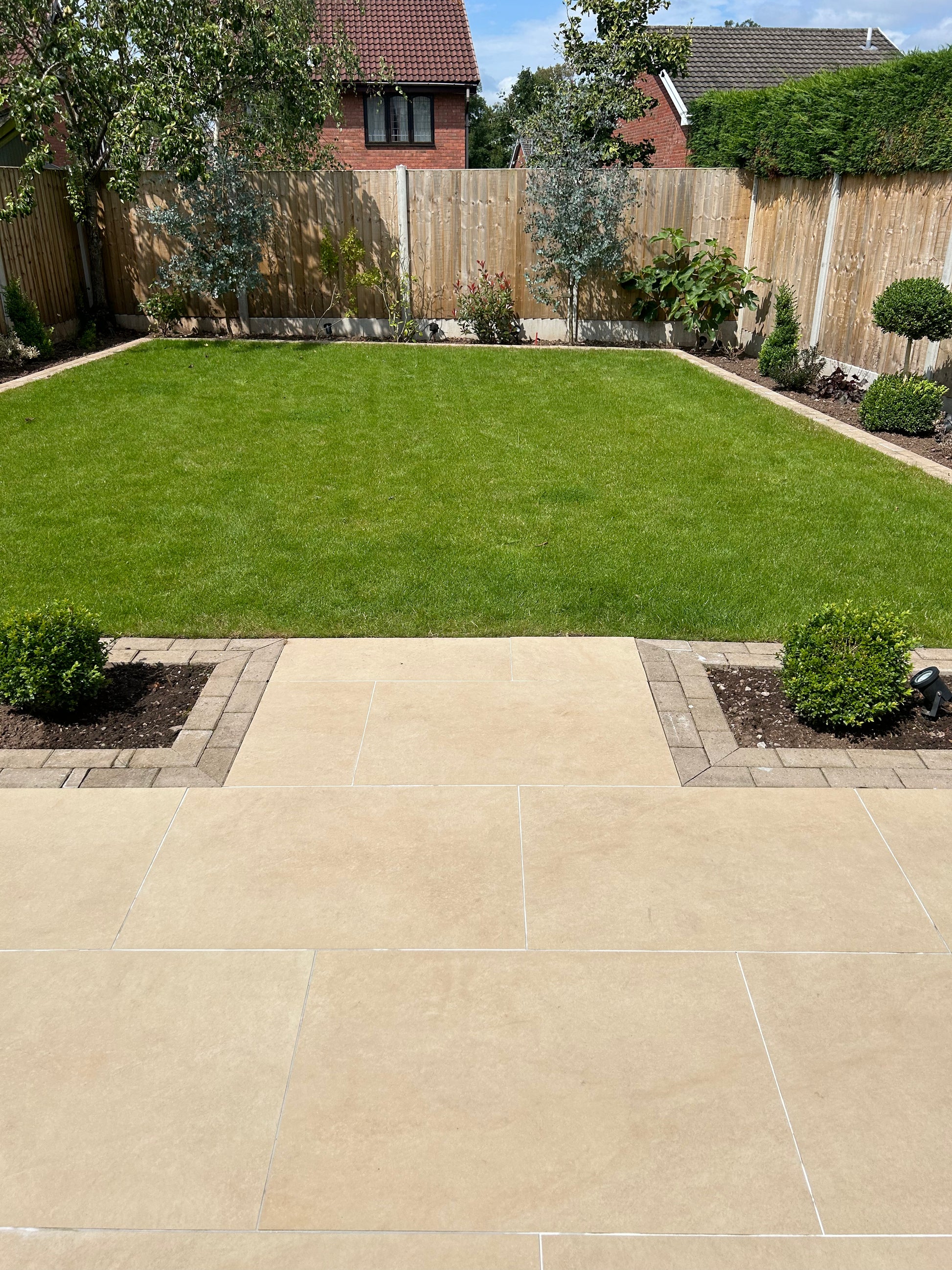 Cotswold Beige Porcelain 900 x 600 Paving Slabs - Paving Shopper