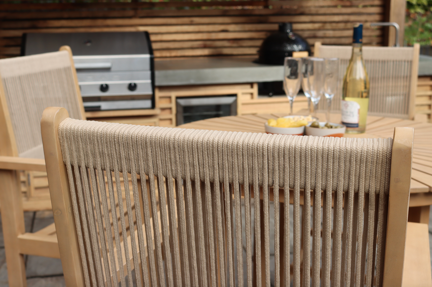 Roma 100cm Round Sunray High Bar Table with 4 Roma Rope Bar Stools