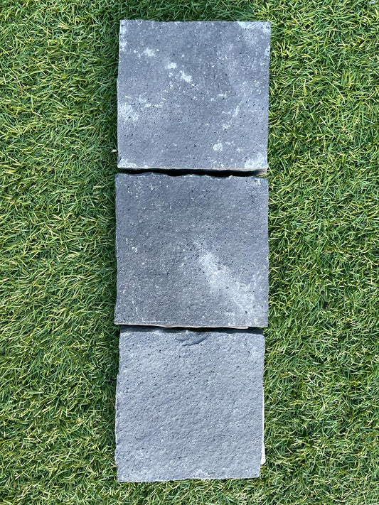 Kota Black Limestone Setts - Paving Shopper