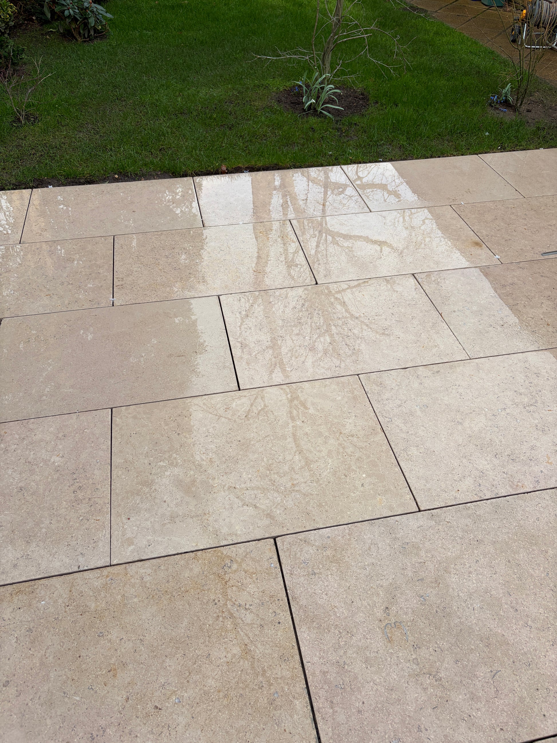 Egyptian Limestone Sinai Pearl Honed & Tumbled 900x600 Paving 16.5m2 - Paving Shopper