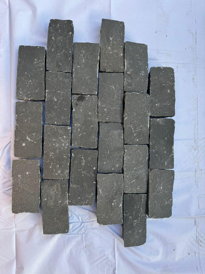 Black Basalt Setts / Cobbles 200x100x50mm 8m2